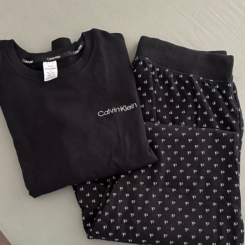 Like new Calvin Klein Black Pajama Set